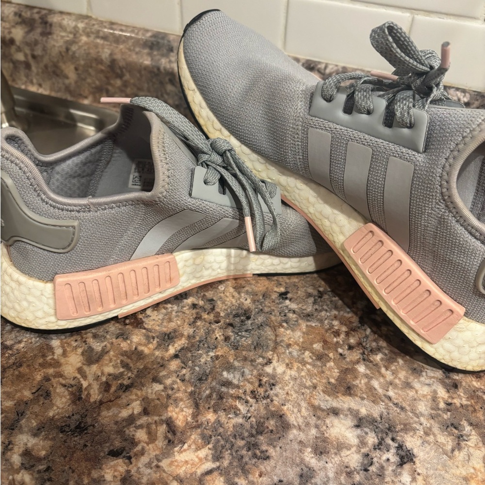 Adidas  Women's Gray Sneakers with Pink Accents